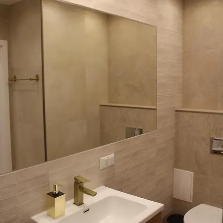 아파트 White Stone Premium-walbrzych Ksiaz Parter,6 Osob,parking