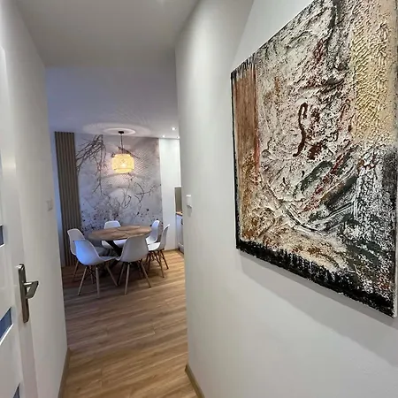 White Stone Premium-walbrzych Ksiaz Parter,6 Osob,parking 아파트 *