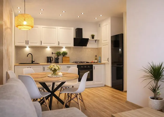 White Stone Premium-walbrzych Ksiaz Parter,6 Osob,parking Apartment Walbrzych