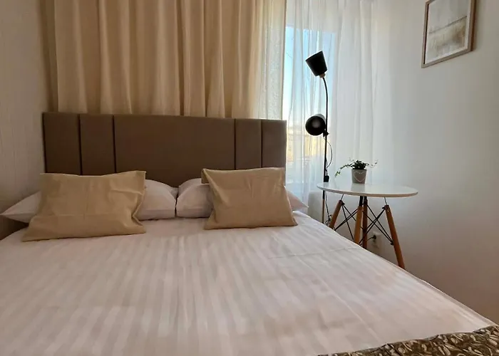 White Stone Premium-walbrzych Ksiaz Parter,6 Osob,parking Apartment Walbrzych