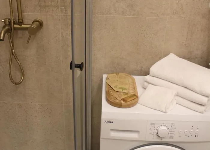 White Stone Premium-walbrzych Ksiaz Parter,6 Osob,parking Apartment Walbrzych